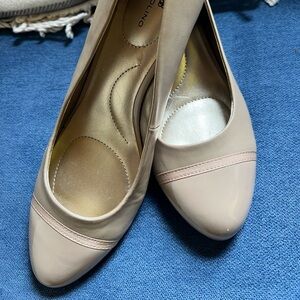 Bandolino beige leather block heel office wear academia